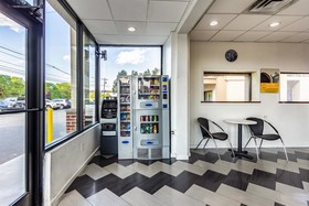 Motel 6 Elizabeth - Newark Liberty International Airport