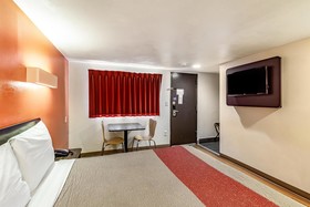 Motel 6 Elizabeth - Newark Liberty International Airport