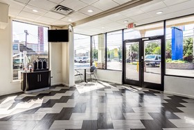 Motel 6 Elizabeth - Newark Liberty International Airport