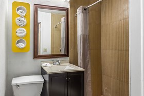 Motel 6 Elizabeth - Newark Liberty International Airport