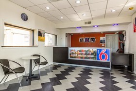 Motel 6 Elizabeth - Newark Liberty International Airport