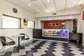 Motel 6 Elizabeth - Newark Liberty International Airport