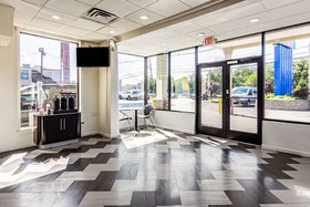Motel 6 Elizabeth - Newark Liberty International Airport