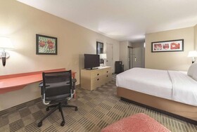 Ramada by Wyndham Fairfield NJ