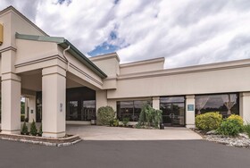Ramada by Wyndham Fairfield NJ