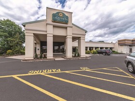 Ramada by Wyndham Fairfield NJ
