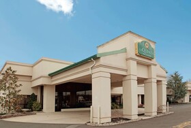 Ramada by Wyndham Fairfield NJ