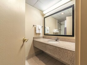 Ramada by Wyndham Fairfield NJ