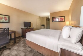 Ramada by Wyndham Fairfield NJ