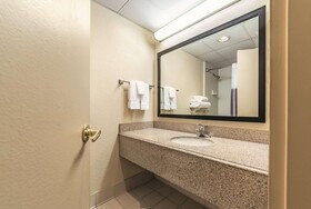 Ramada by Wyndham Fairfield NJ