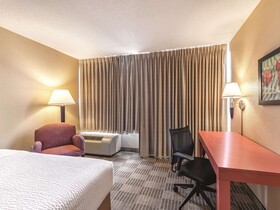 Ramada by Wyndham Fairfield NJ