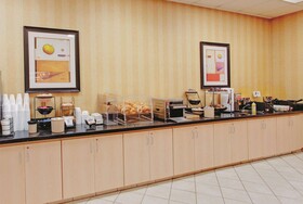 Ramada by Wyndham Fairfield NJ
