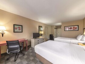 Ramada by Wyndham Fairfield NJ