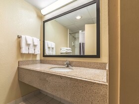 Ramada by Wyndham Fairfield NJ