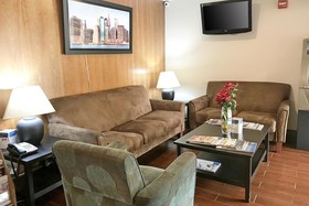 Super 8 by Wyndham Gloucester