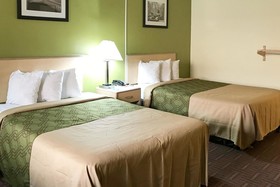 Super 8 by Wyndham Gloucester