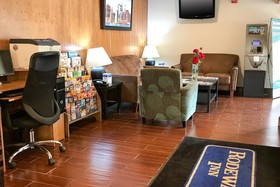 Super 8 by Wyndham Gloucester