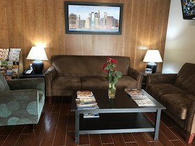 Super 8 by Wyndham Gloucester