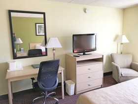 Super 8 by Wyndham Gloucester