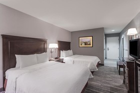 Hampton Inn & Suites Newark Harrison Riverwalk