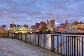 Hampton Inn & Suites Newark Harrison Riverwalk