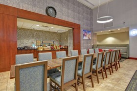 Hampton Inn & Suites Newark Harrison Riverwalk