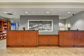 Hampton Inn & Suites Newark Harrison Riverwalk