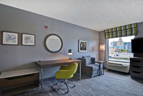 Hampton Inn & Suites Newark Harrison Riverwalk