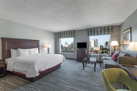 Hampton Inn & Suites Newark Harrison Riverwalk