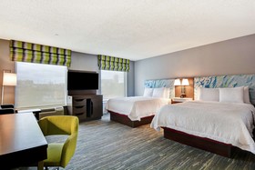 Hampton Inn & Suites Newark Harrison Riverwalk