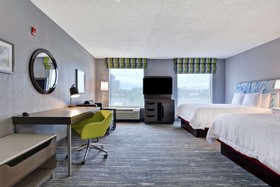 Hampton Inn & Suites Newark Harrison Riverwalk