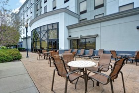 Hampton Inn & Suites Newark Harrison Riverwalk