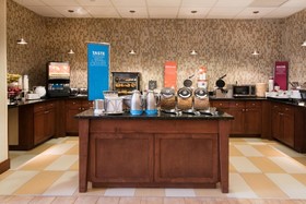 Hampton Inn & Suites Newark Harrison Riverwalk