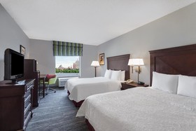 Hampton Inn & Suites Newark Harrison Riverwalk
