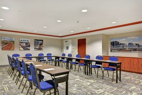 Hampton Inn & Suites Newark Harrison Riverwalk