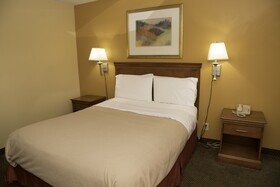 Capri Inn and Suites