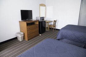 Capri Inn and Suites