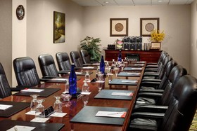 APA Hotel Woodbridge