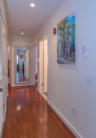 Deedee's Hideaway On Grove