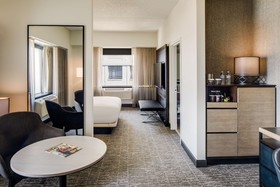 DoubleTree by Hilton Hotel & Suites Jersey City