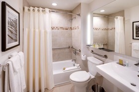 DoubleTree by Hilton Hotel & Suites Jersey City