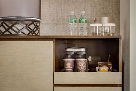 DoubleTree by Hilton Hotel & Suites Jersey City