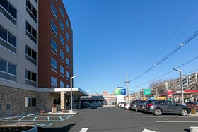 Holiday Inn Express & Suites Jersey City North - Hoboken