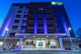 Holiday Inn Express & Suites Jersey City North - Hoboken