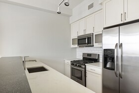 Pelicanstay Near Holland Tunnel