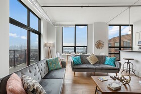 Pelicanstay Near Holland Tunnel