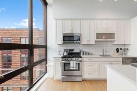 Pelicanstay Near Holland Tunnel