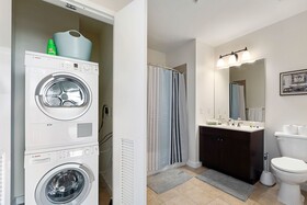Pelicanstay Near Holland Tunnel