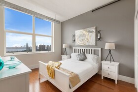 Pelicanstay Near Holland Tunnel