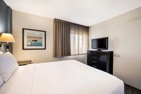 Sonesta Simply Suites Jersey City
